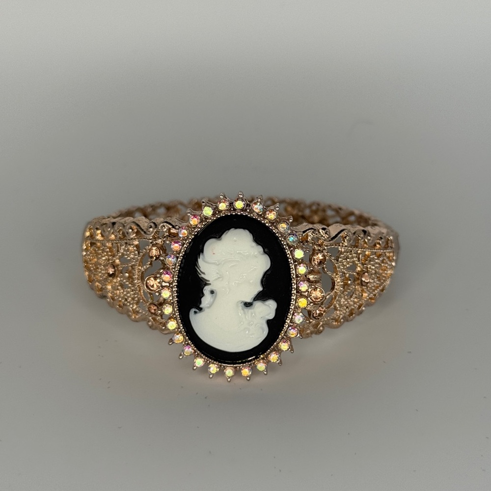 Gold Cameo Filigree Bracelet - Vintage-Inspired Women’s Jewelry